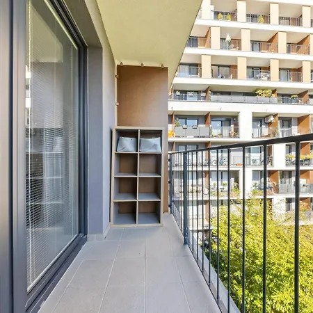 Ac 1-room Apartment, Balcony, Zuzany Chalupovej 14a Апартаменты