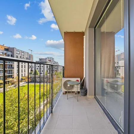 Ac 1-room Apartment, Balcony, Zuzany Chalupovej 14a Апартаменты Братислава