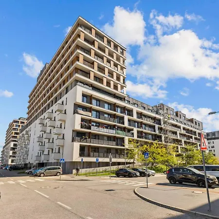 Ac 1-room Apartment, Balcony, Zuzany Chalupovej 14a * ברטיסלאבה