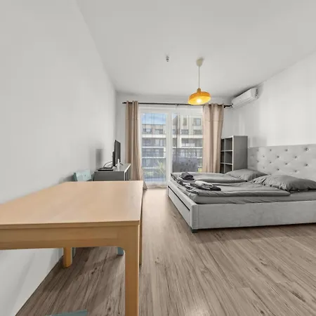 Ac 1-room Apartment, Balcony, Zuzany Chalupovej 14a דירה *