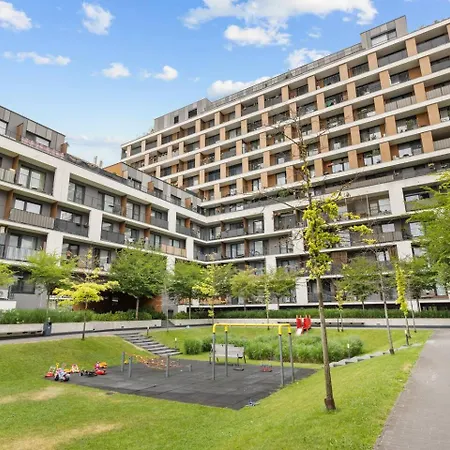Ac 1-room Apartment, Balcony, Zuzany Chalupovej 14a Апартаменты