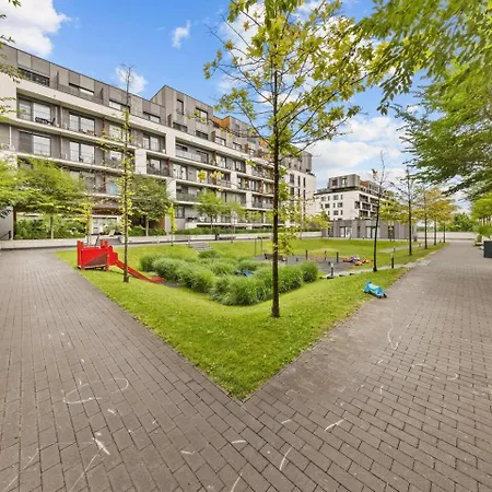 Ac 1-room Apartment, Balcony, Zuzany Chalupovej 14a Апартаменты